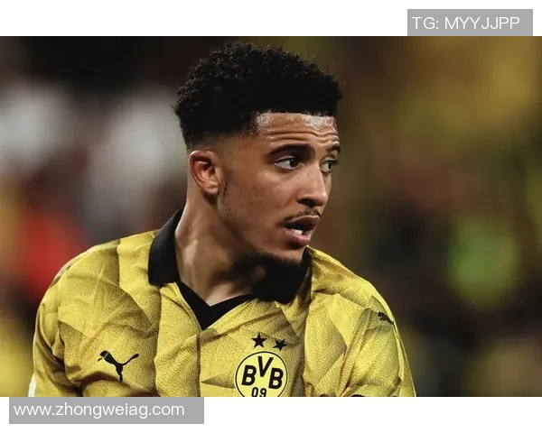 欧洲最强4前锋8后卫：足球战术与力量的极致交融