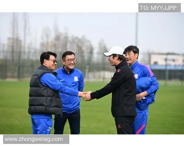 蓝色的勋章与远方的征途：申花功勋谢幕，互道珍重，相约2026再出发